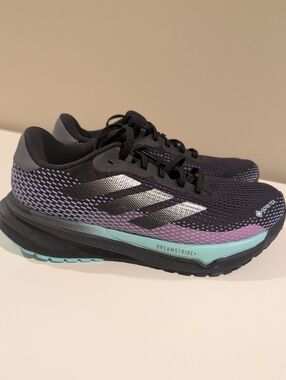 NWOT Adidas Running Shoe